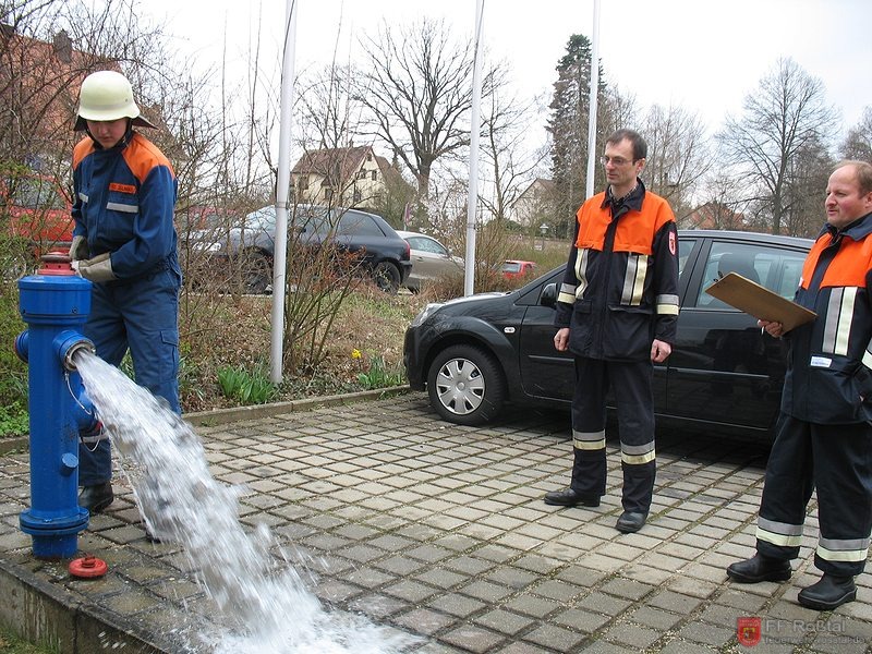 Bild 18 von 21 Pr&uuml;fung: Korrekte Inbetriebnahme eines &Uuml;berflurhydranten