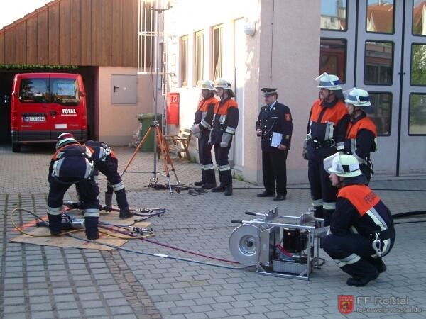 Bild 3 von 5 Gruppe 2 w&auml;hrend der Pr&uuml;fung