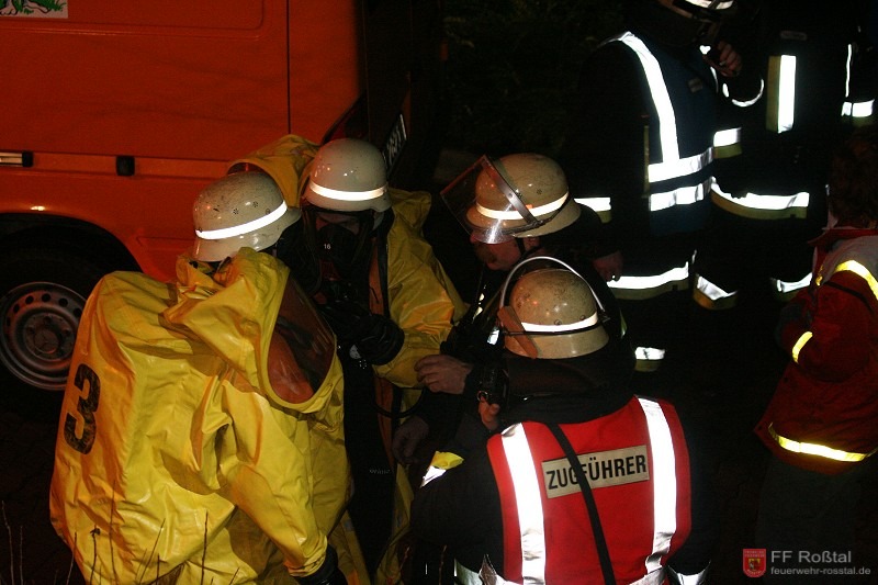 Bild 13 von 26 CSA-Tr&auml;ger r&uuml;sten sich aus und bekommen ihre Befehle