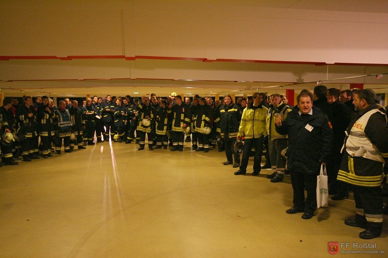 Bild 26 von 26 Ende der &Uuml;bung. KBR Dieter M. bedankt sich bei Allen f&uuml;r die Teilnahme
