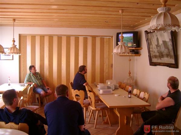 Bild 5 von 6 Die Fu&szlig;ball WM verk&uuml;rzt das warten auf den n&auml;chsten Einsatz.