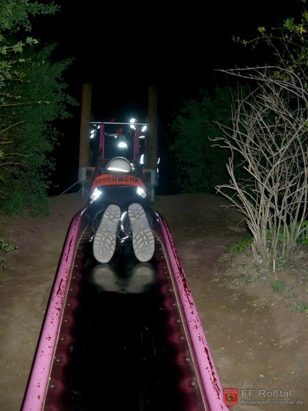 Bild 10 von 23 ... und auf dem Bauch liegend eine andere Rutsche runter.