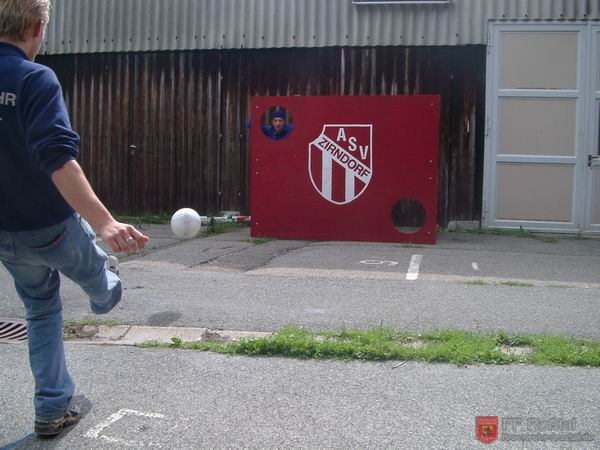 Bild 10 von 17 Torwandschie&szlig;en, auch hier leider 0 Treffer