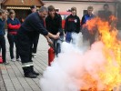 L�schen eines Feuers mit dem CO2-L�scher
  