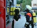 Atemschutzger�tegtr�ger; Im Auto: Ersatzflaschen, Atemschutzger�te